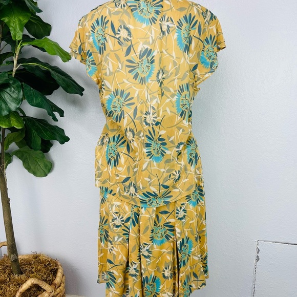 St John Dandelion Floral Silk Two Piece Pleated Silk Skirt Set - Picture 10 of 12